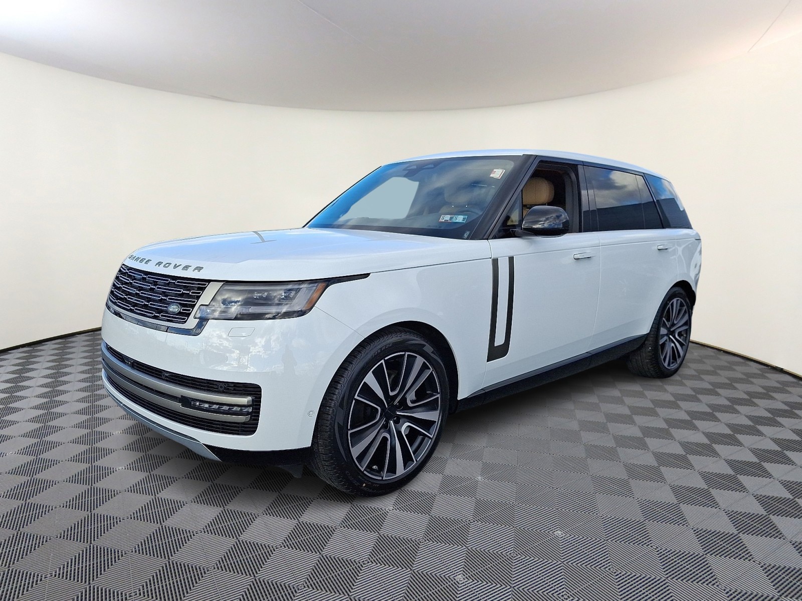 2026 Land Rover Range Rover SE's photo