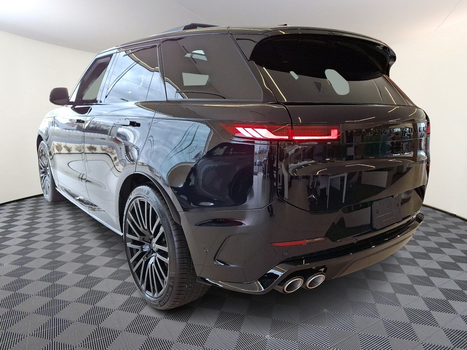 2025 Land Rover Range Rover Sport photo 2