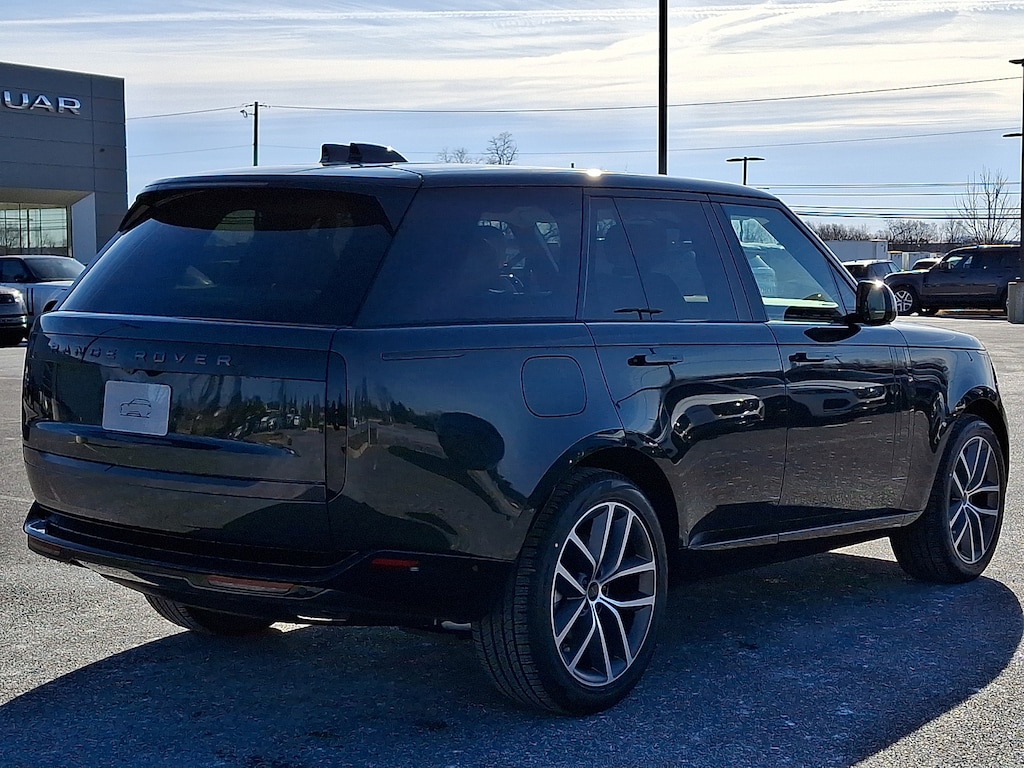 New 2026 Land Rover Range Rover SE SUV