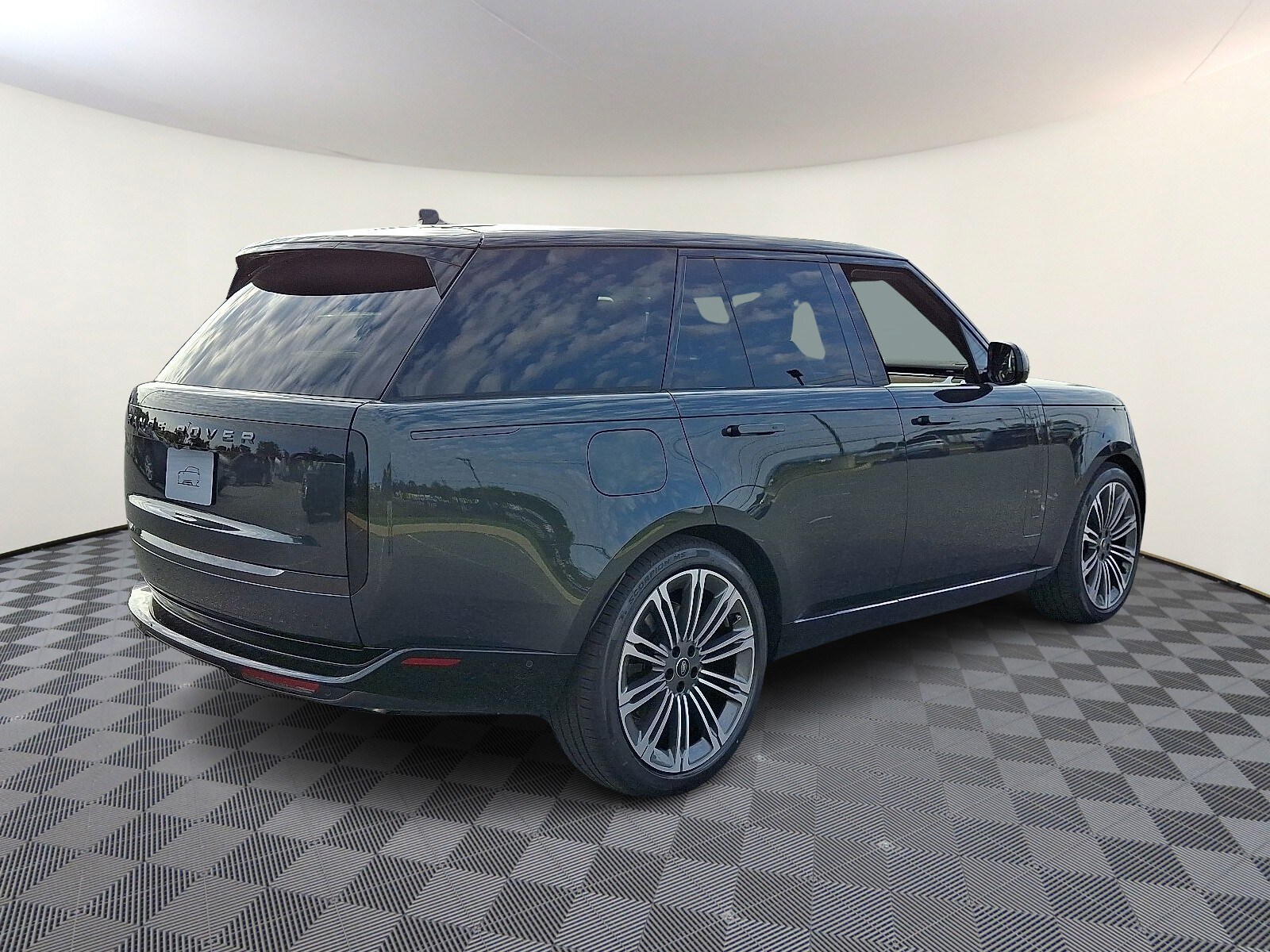 2025 Land Rover Range Rover SE photo 4