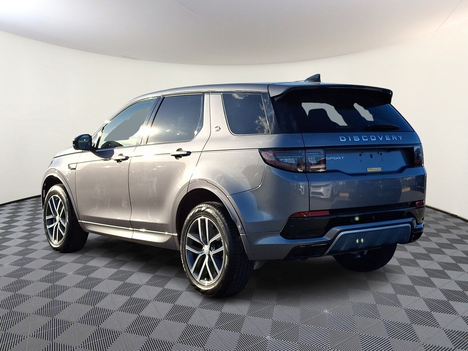 2025 Land Rover Discovery Sport S photo 3