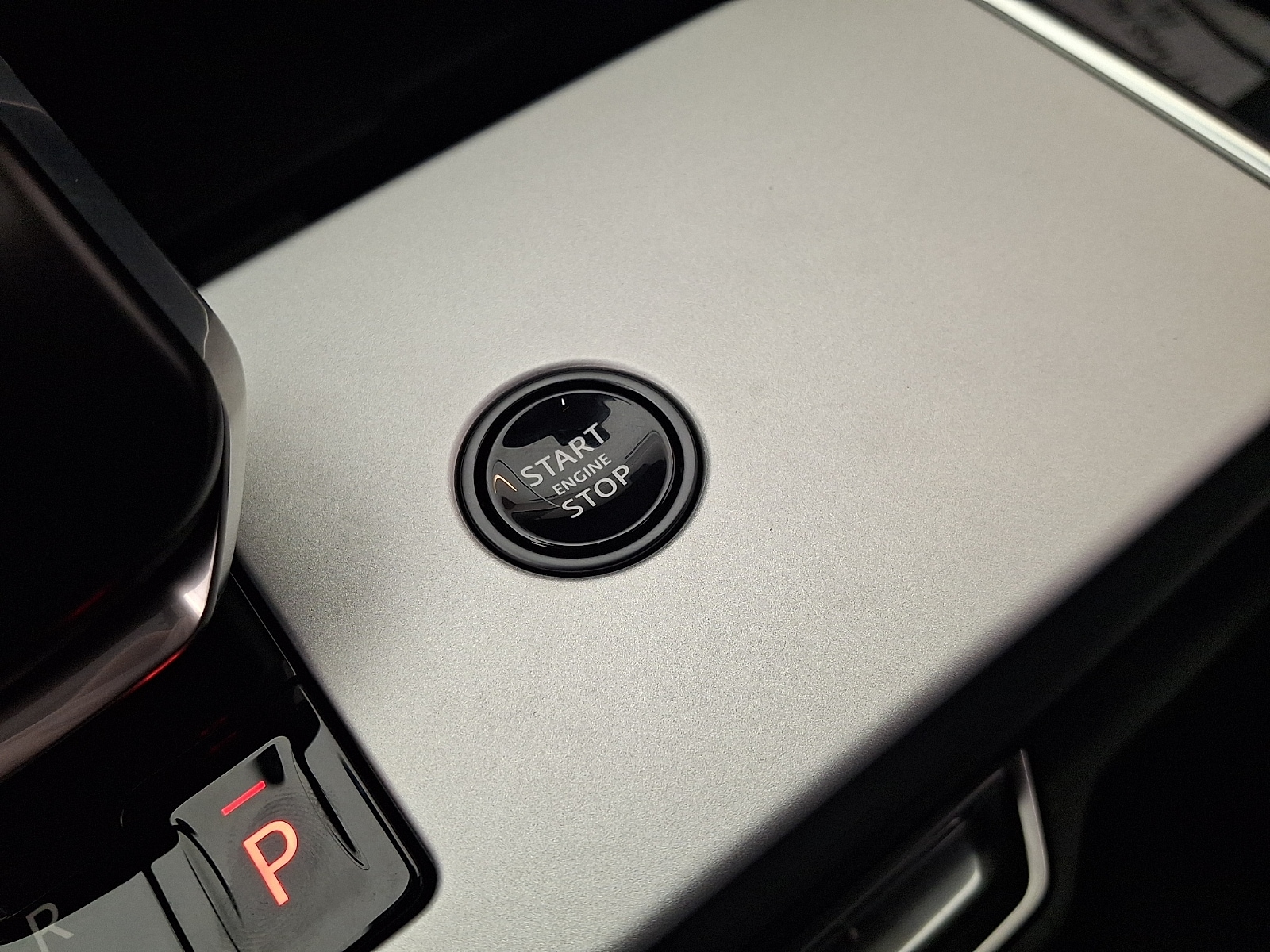2026 Land Rover Range Rover SV - Photo 18