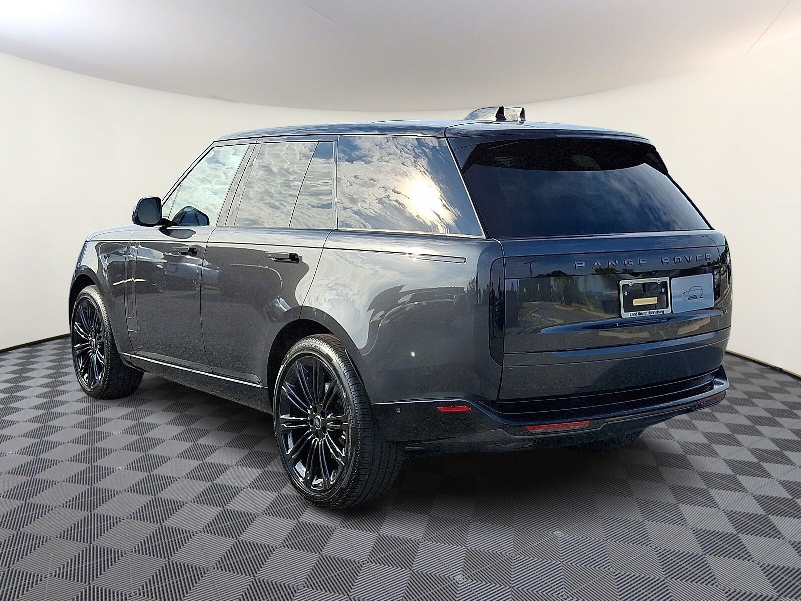2025 Land Rover Range Rover SE photo 2