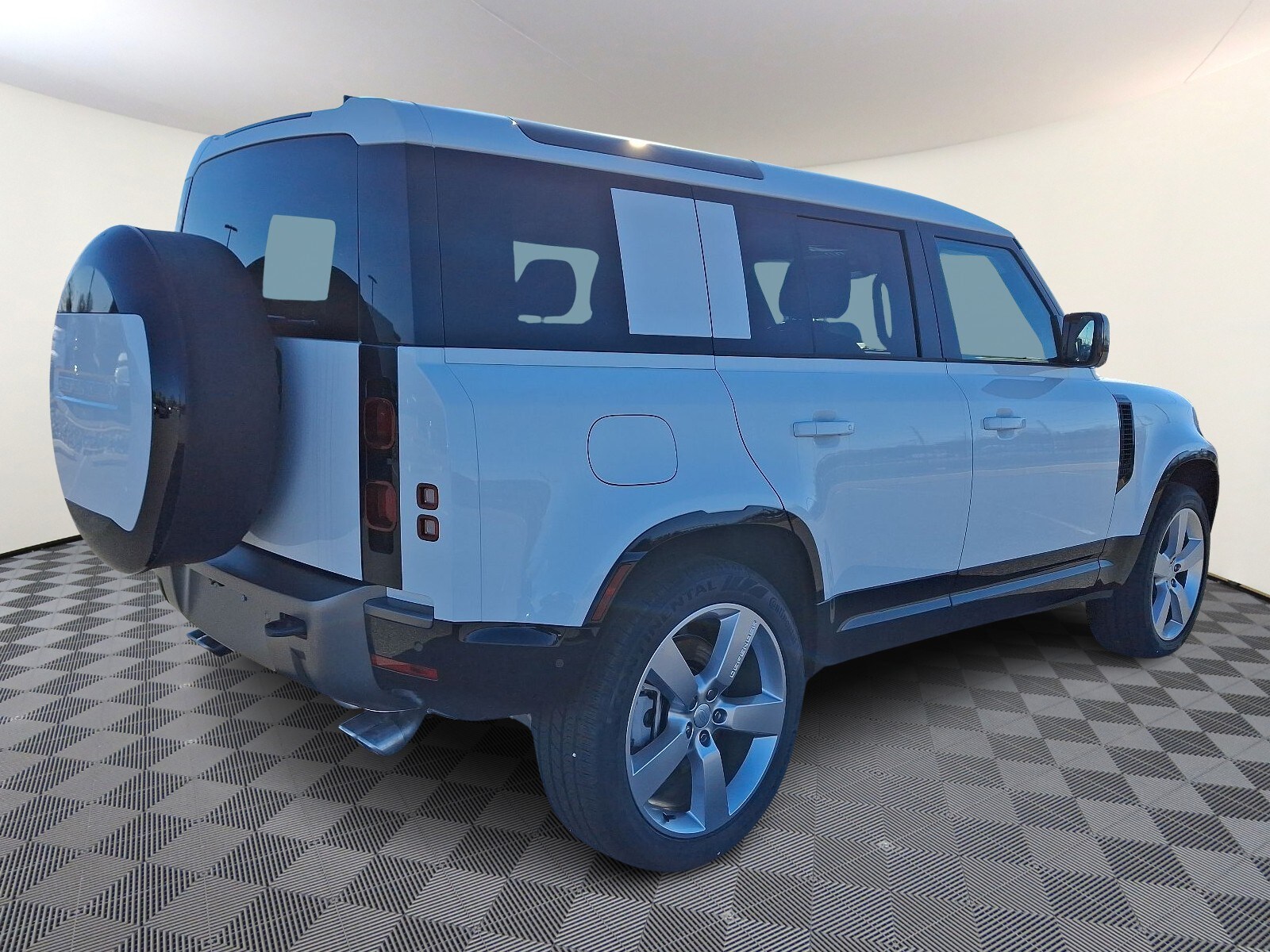 2025 Land Rover Defender 110 X-Dynamic SE photo 4