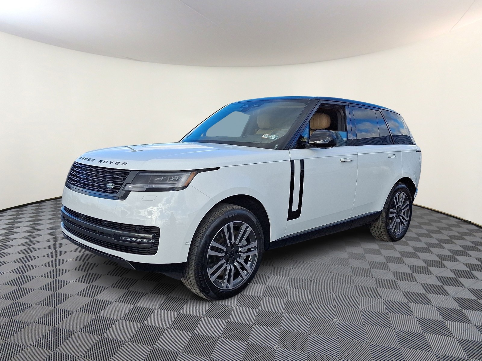 2026 Land Rover Range Rover SE's photo