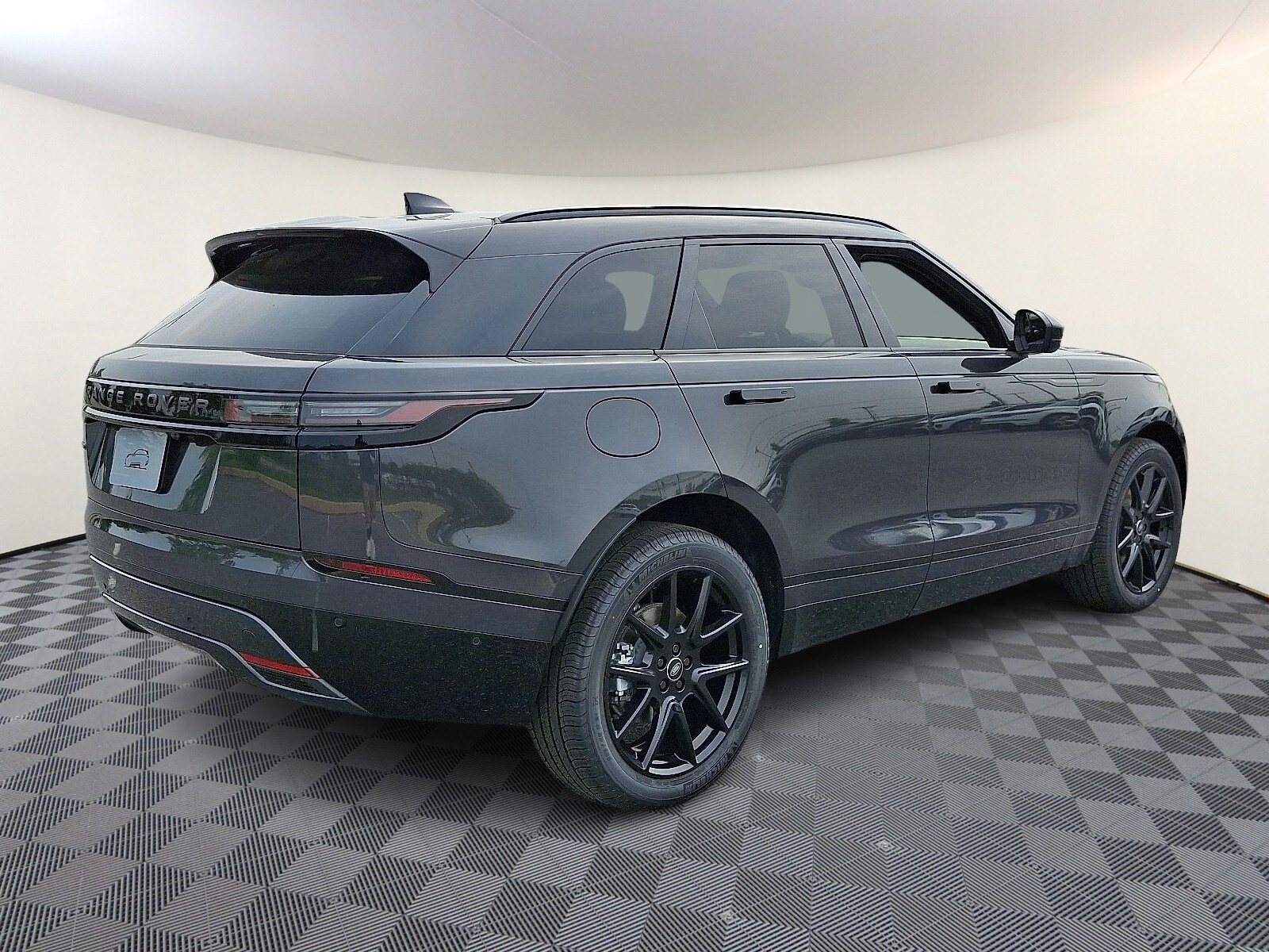 2026 Land Rover Range Rover Velar SE photo 4