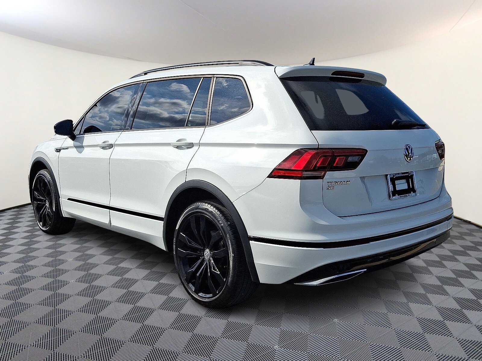 2021 Volkswagen Tiguan SE R-Line Black photo 3