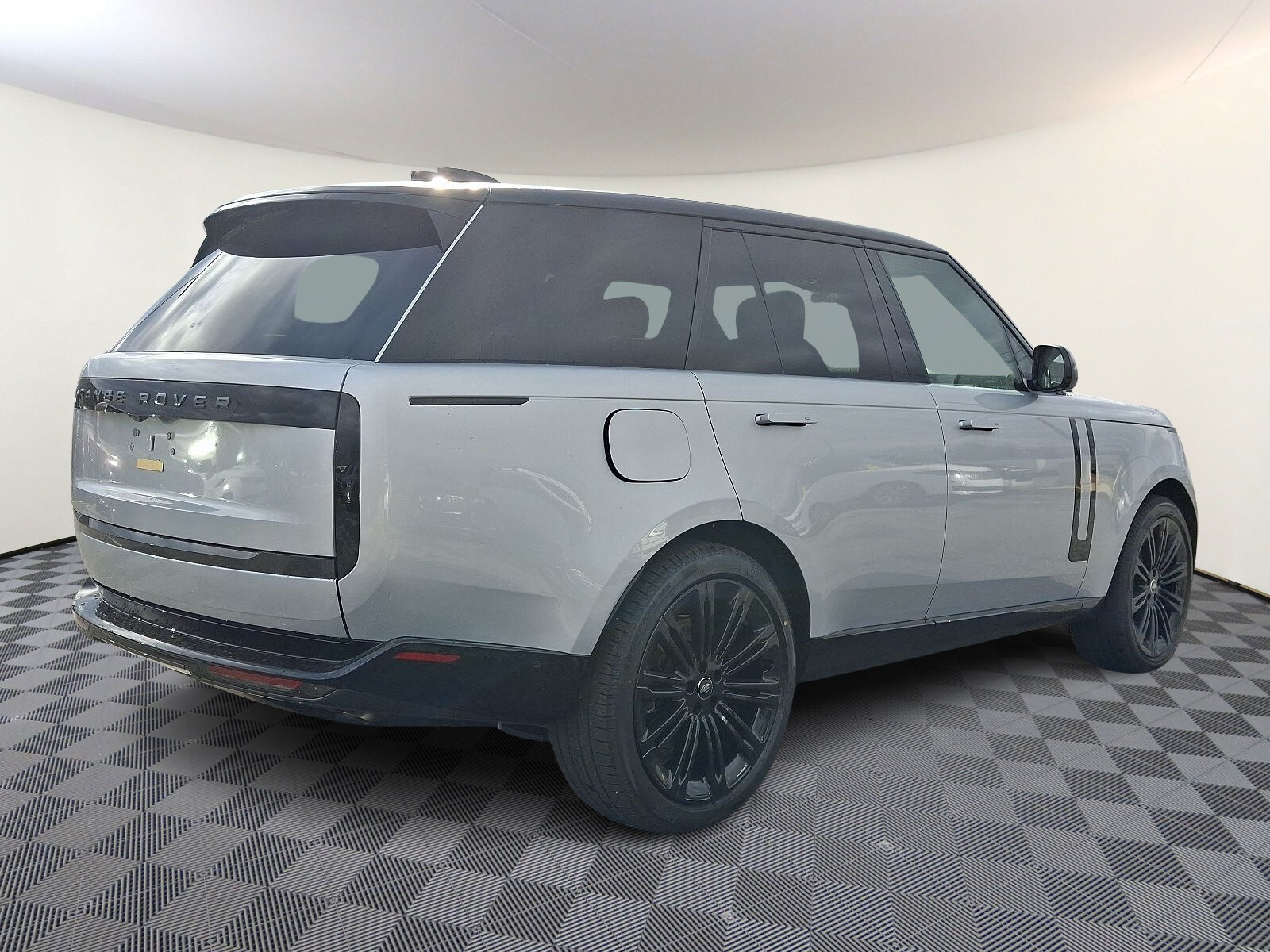 2025 Land Rover Range Rover SE photo 2