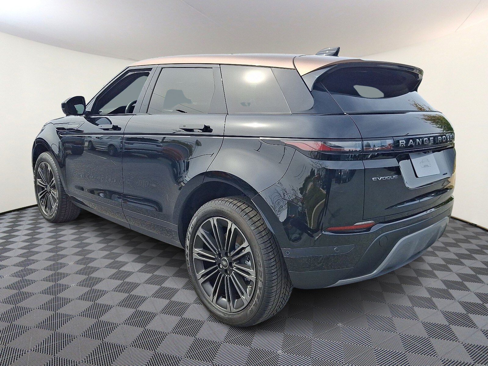 2026 Land Rover Range Rover Evoque S photo 2