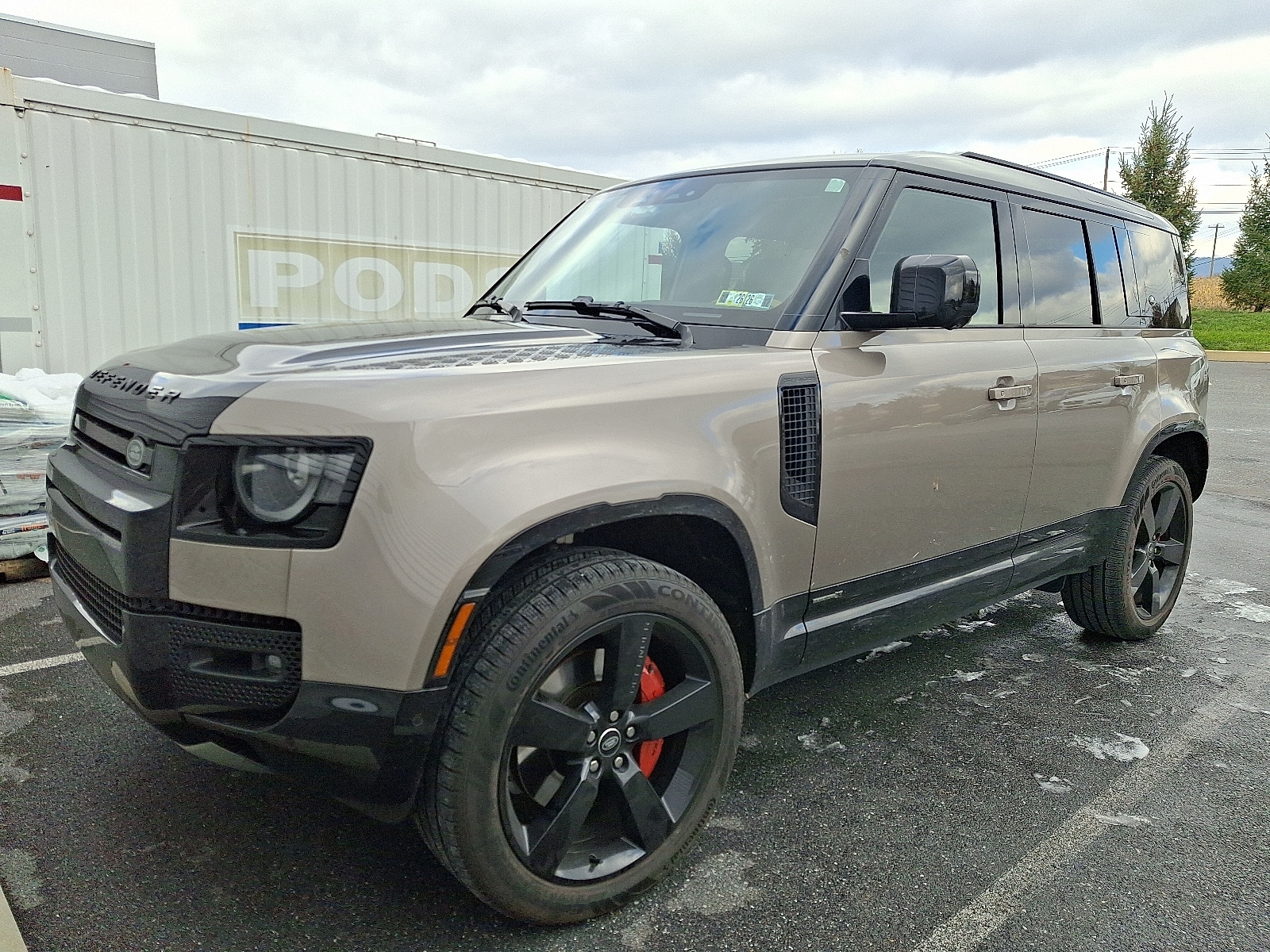 2023 Land Rover Defender X's photo