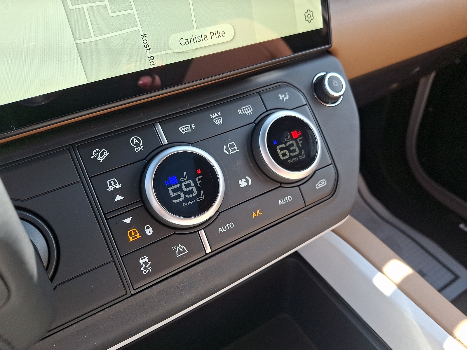 2026 Land Rover Defender X-Dynamic SE - Photo 14