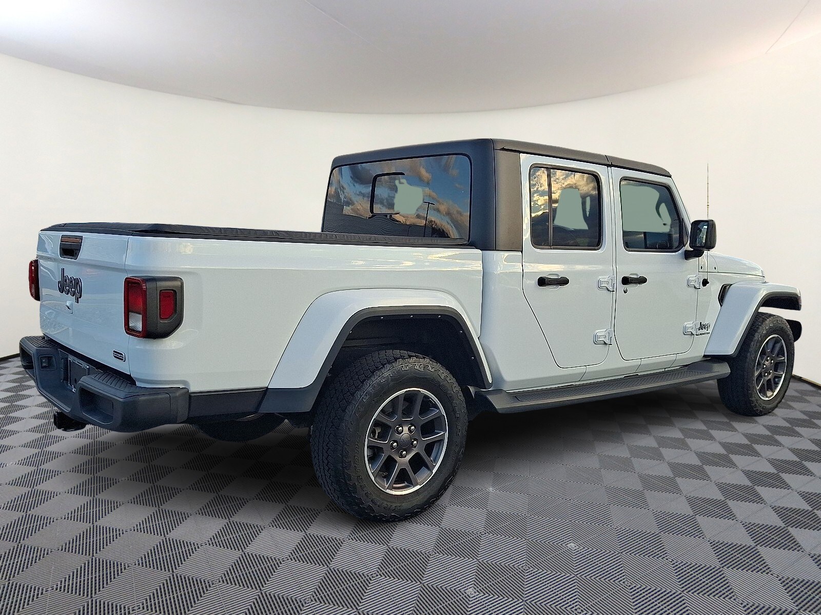 2022 Jeep Gladiator Overland photo 4