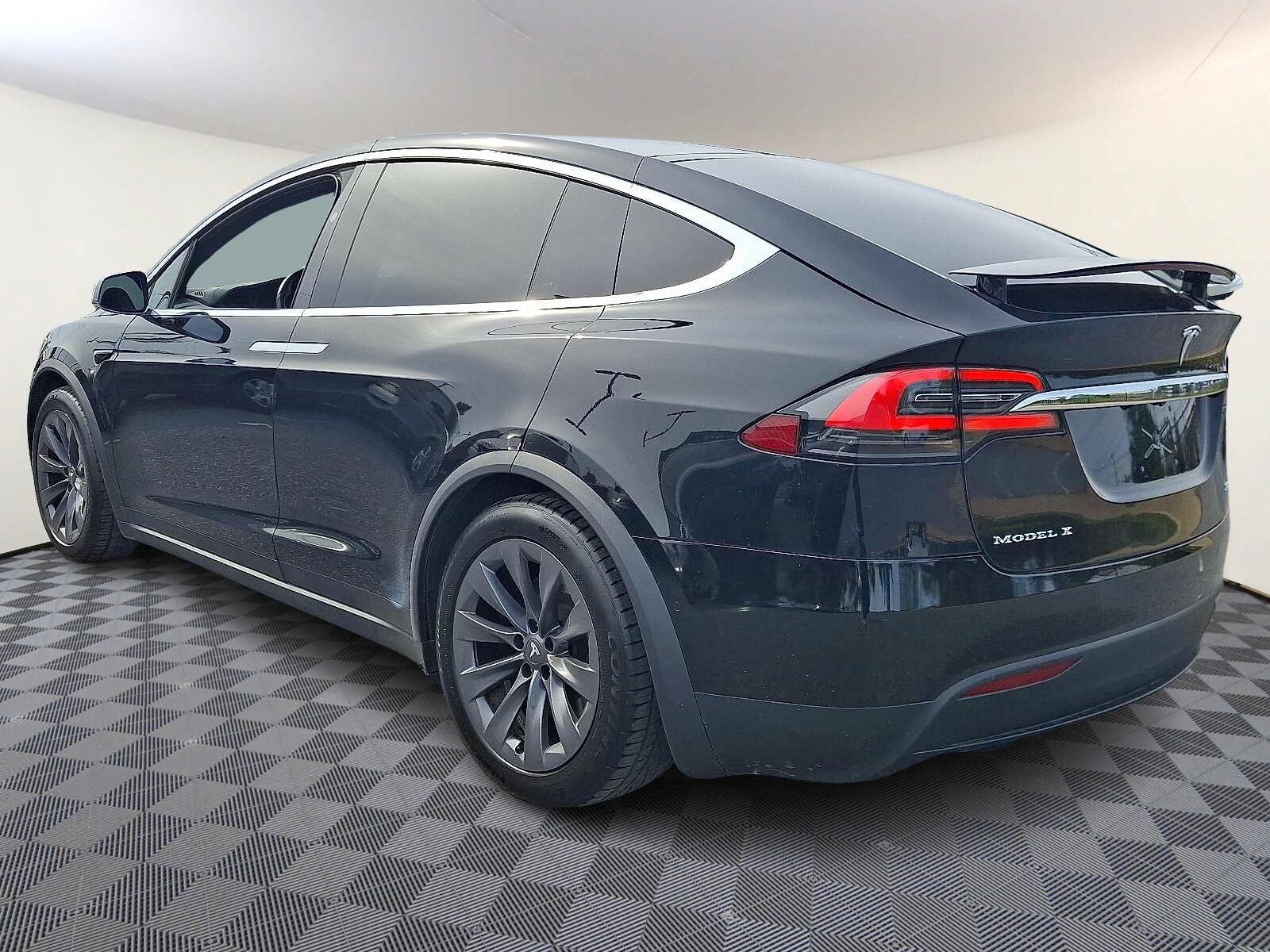 2018 Tesla Model X 100D photo 2