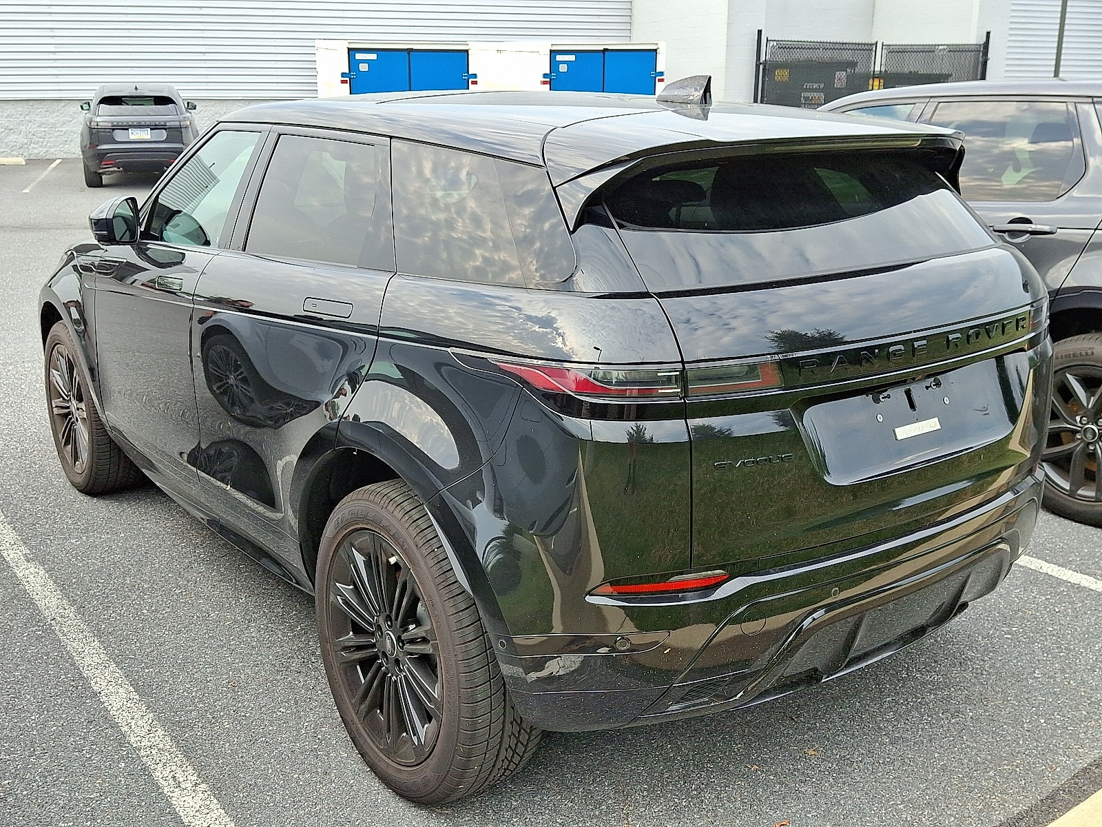2025 Land Rover Range Rover Evoque Dynamic SE photo 2