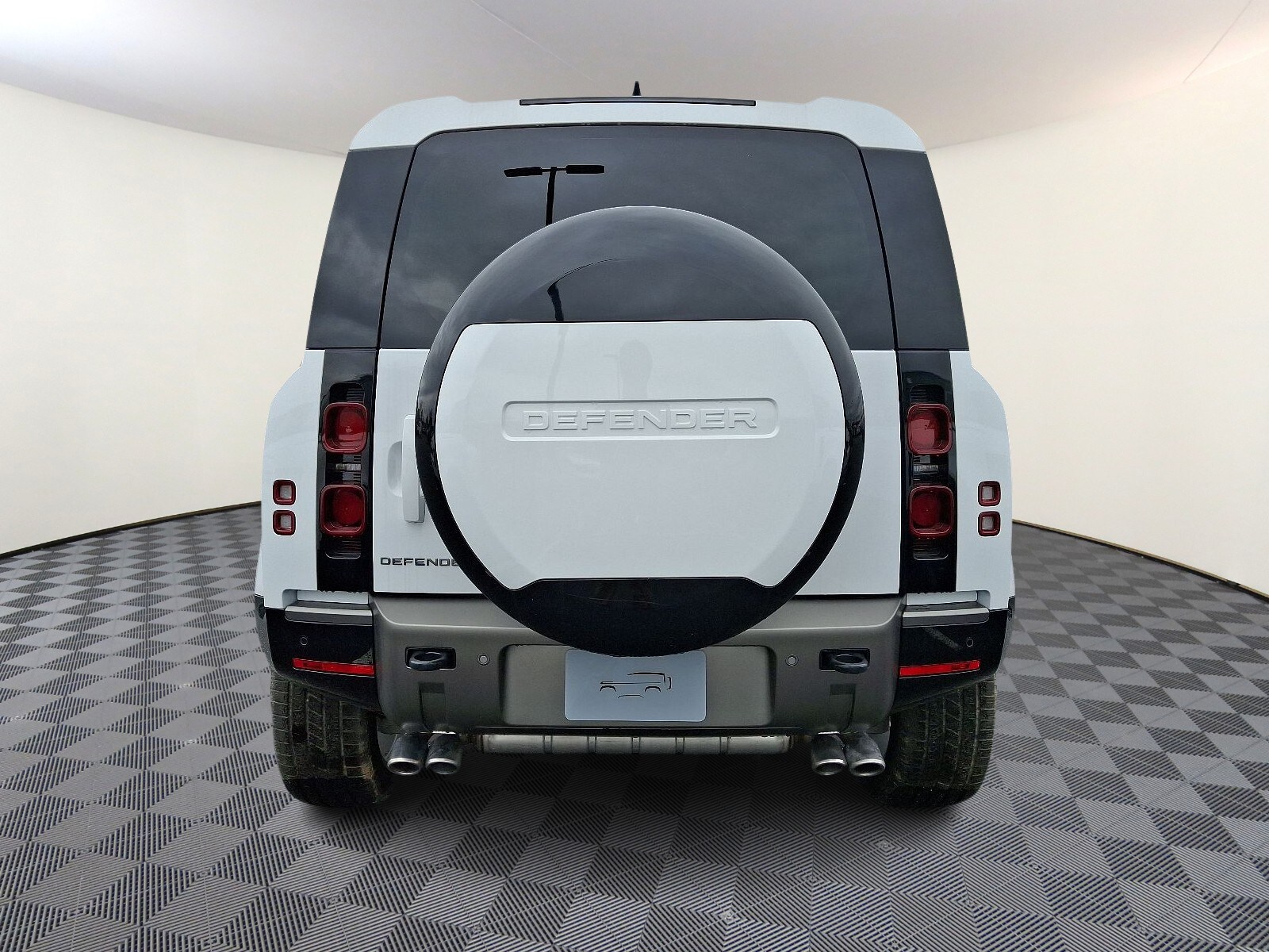 2025 Land Rover Defender 110 X-Dynamic SE photo 3