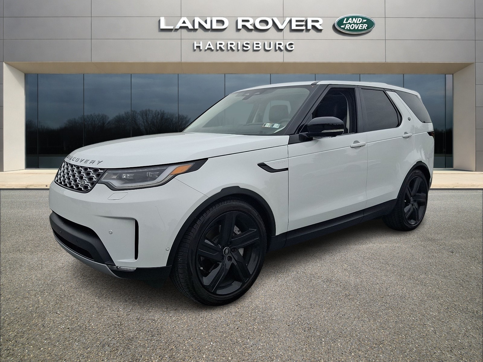 2026 Land Rover Discovery P300 S's photo