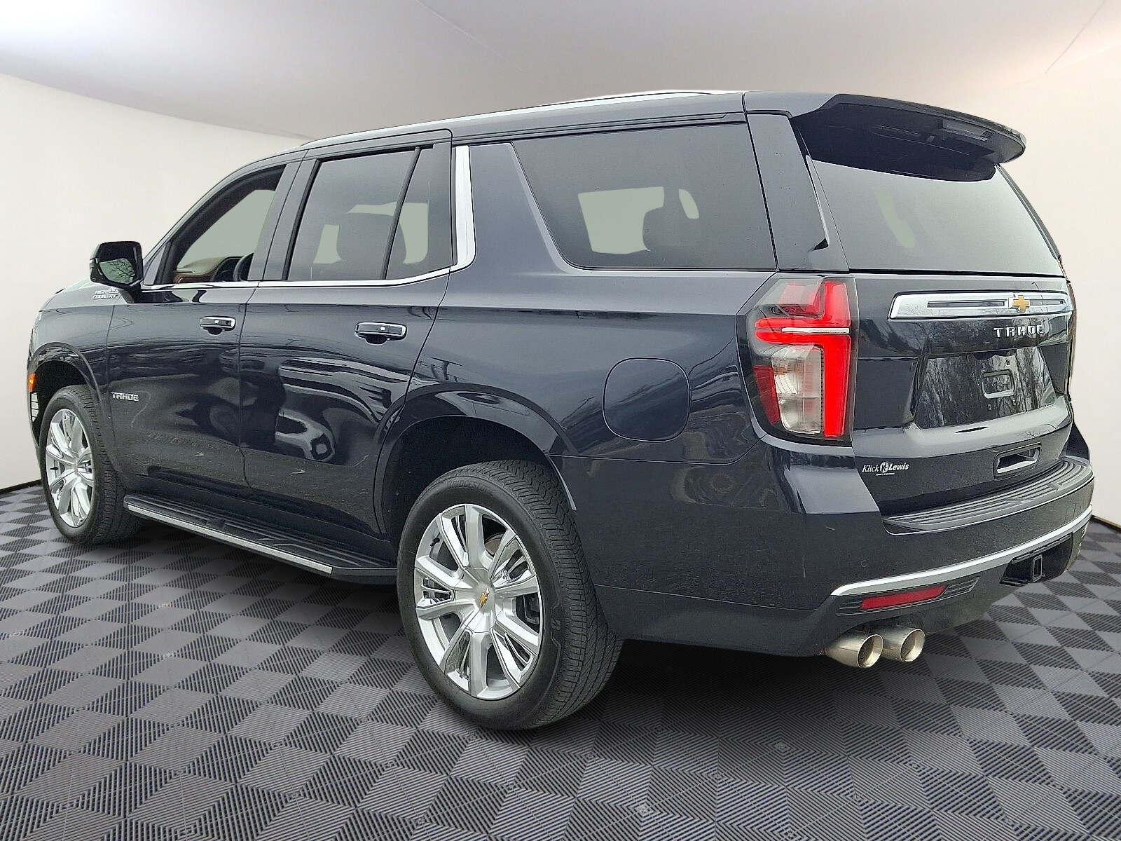 2024 Chevrolet Tahoe High Country photo 2