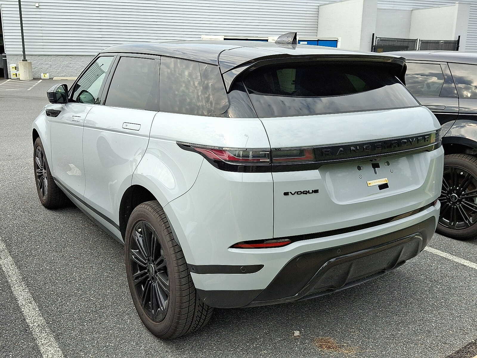 2025 Land Rover Range Rover Evoque S photo 2