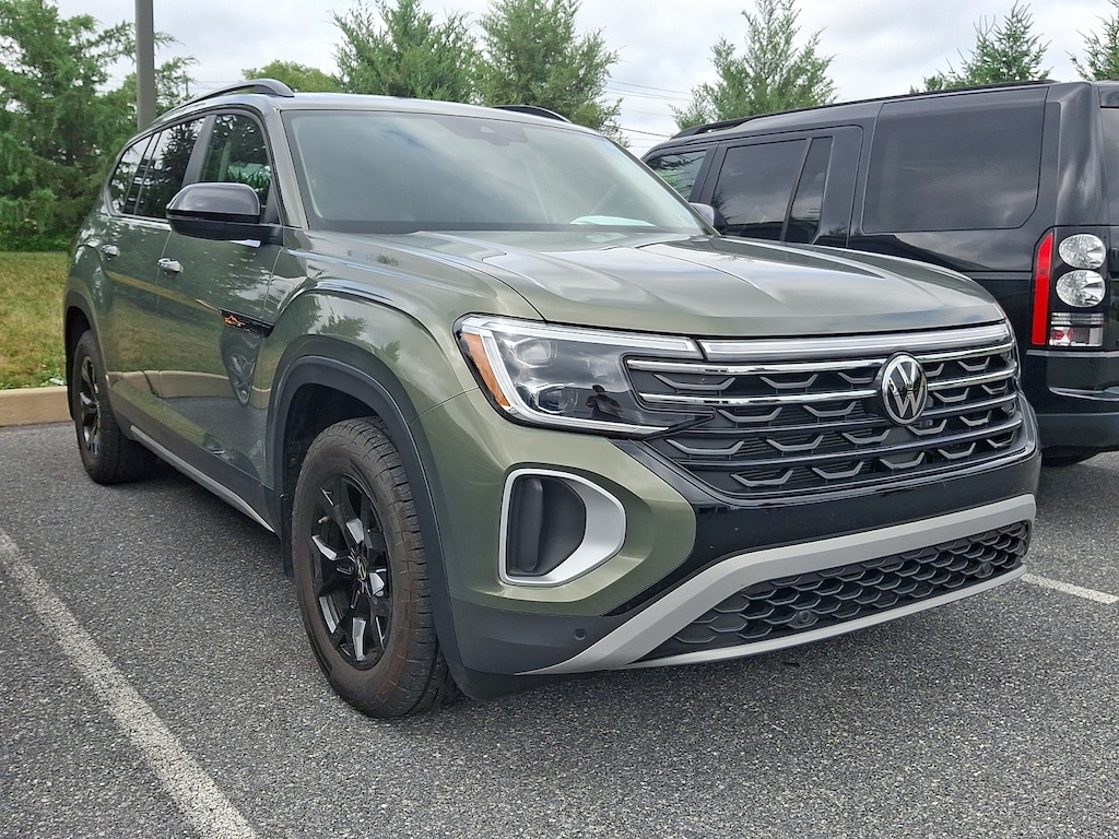 Used 2025 Volkswagen Atlas 2.0T Peak Edition SUV