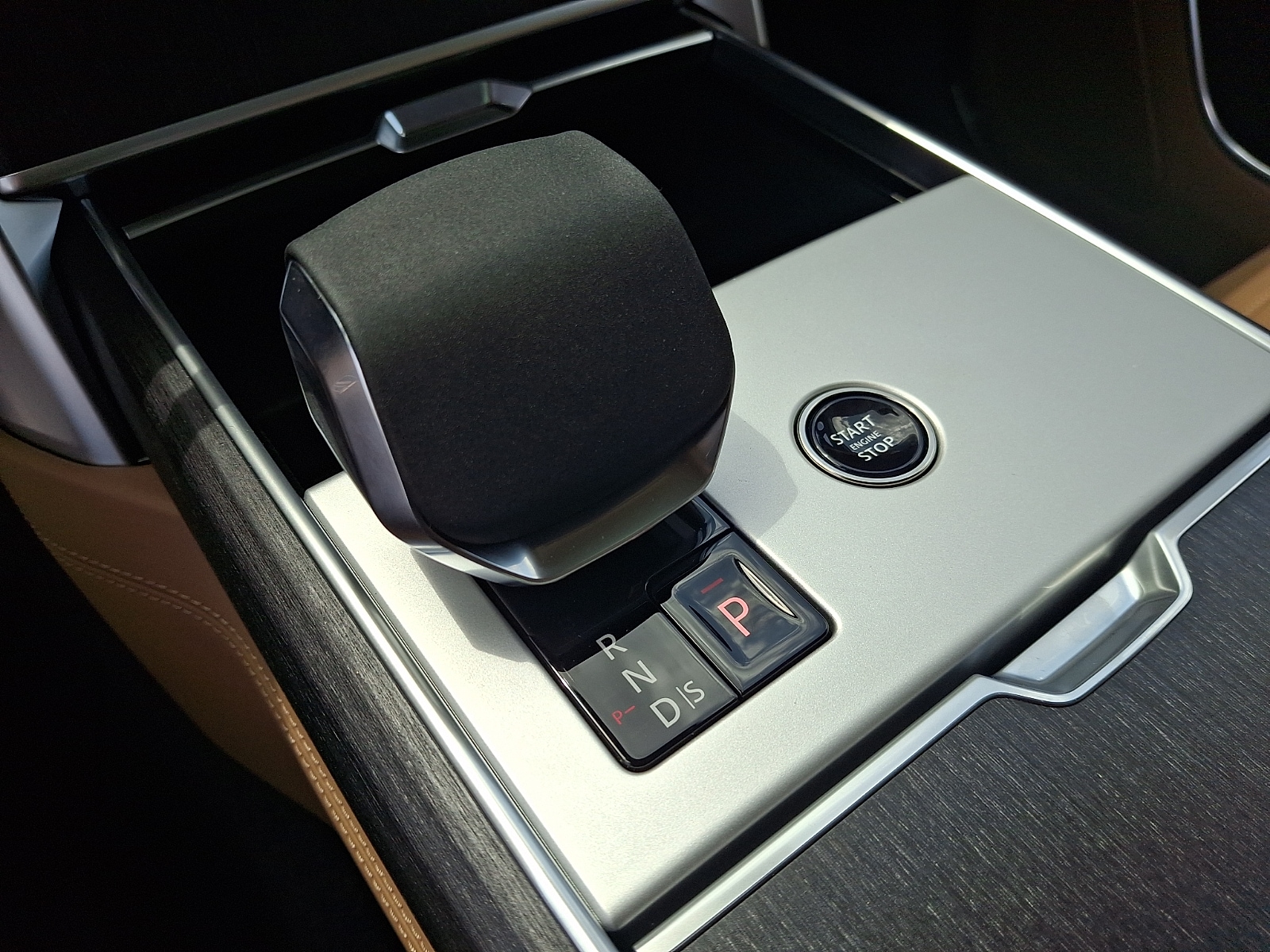 2026 Land Rover Range Rover SE - Photo 13