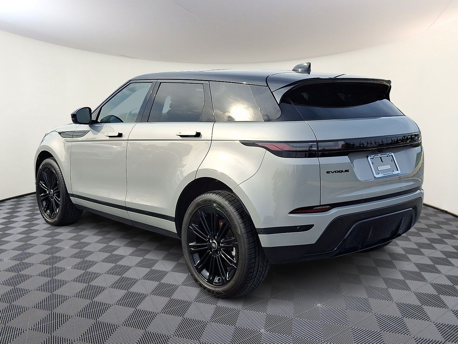 2025 Land Rover Range Rover Evoque S photo 3
