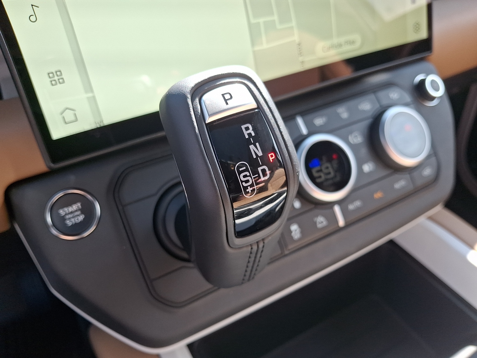 2026 Land Rover Defender X-Dynamic SE - Photo 13