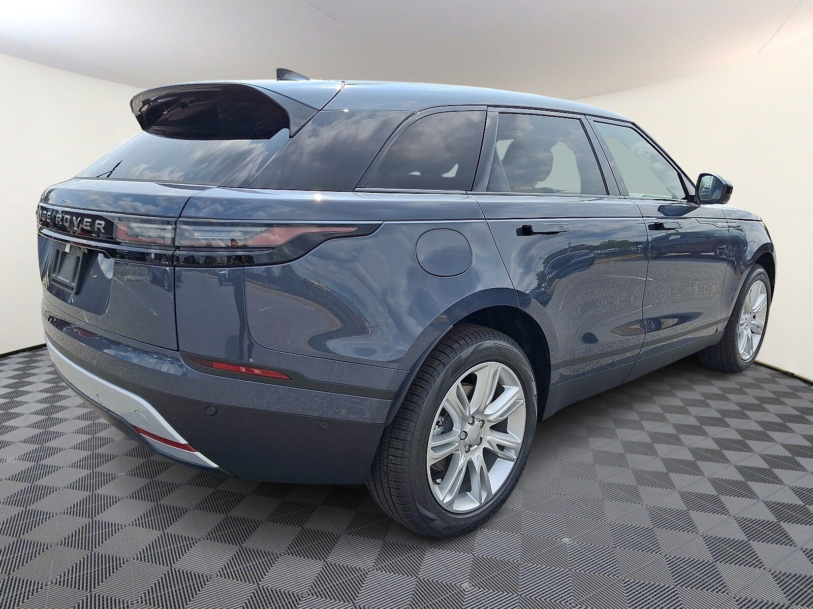2026 Land Rover Range Rover Velar P250 S photo 3