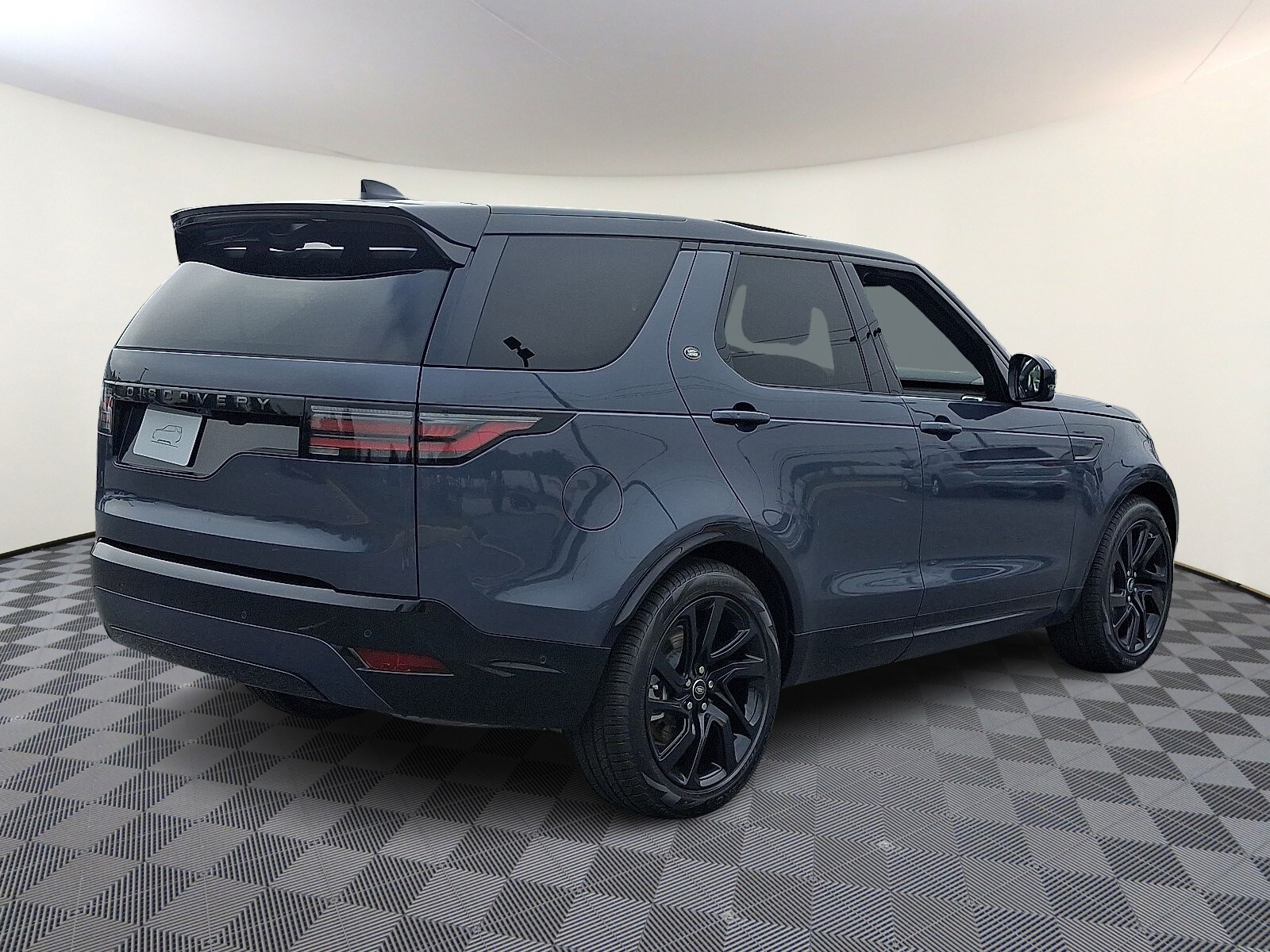2025 Land Rover Discovery SE photo 4