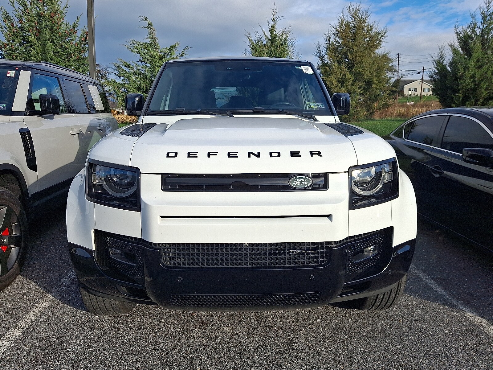 2023 Land Rover Defender 110 X-Dynamic SE photo 2