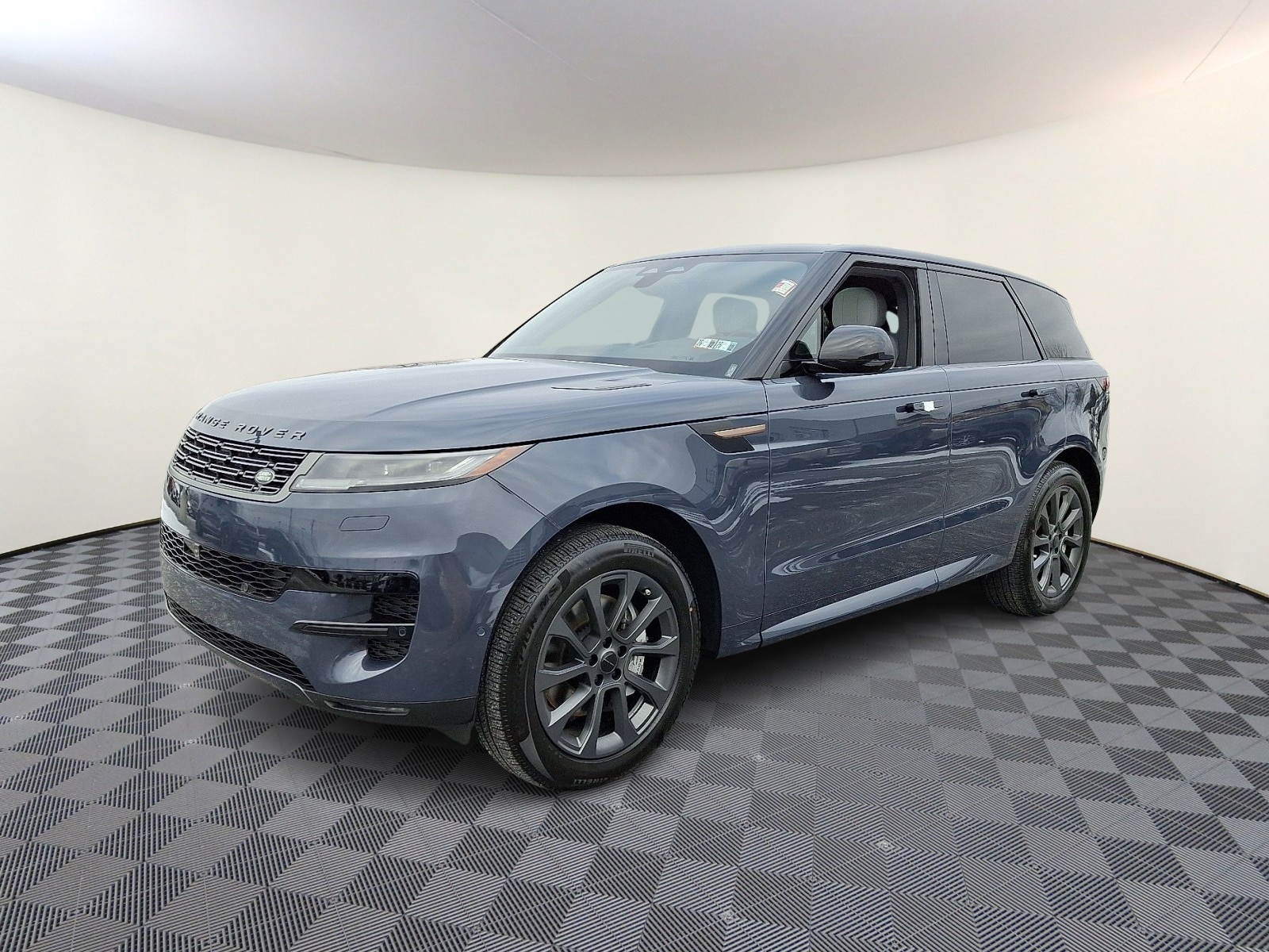 2026 Land Rover Range Rover Sport SE's photo