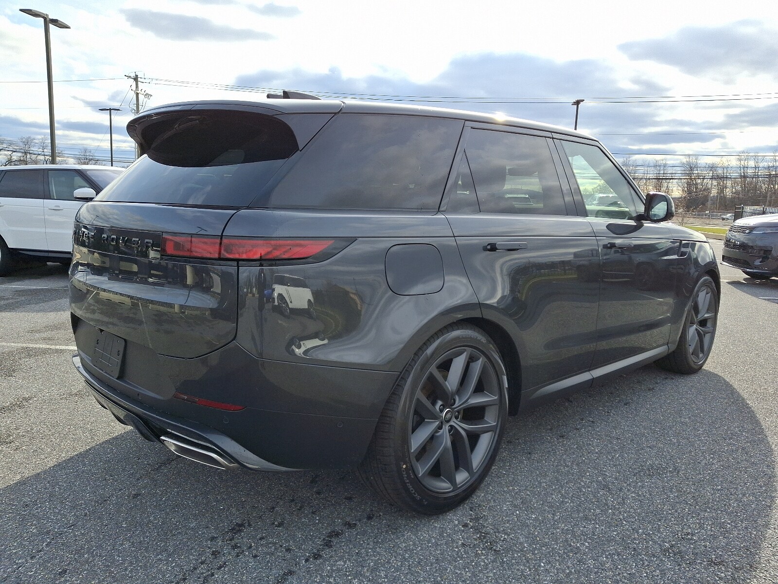 2025 Land Rover Range Rover Sport SE photo 3