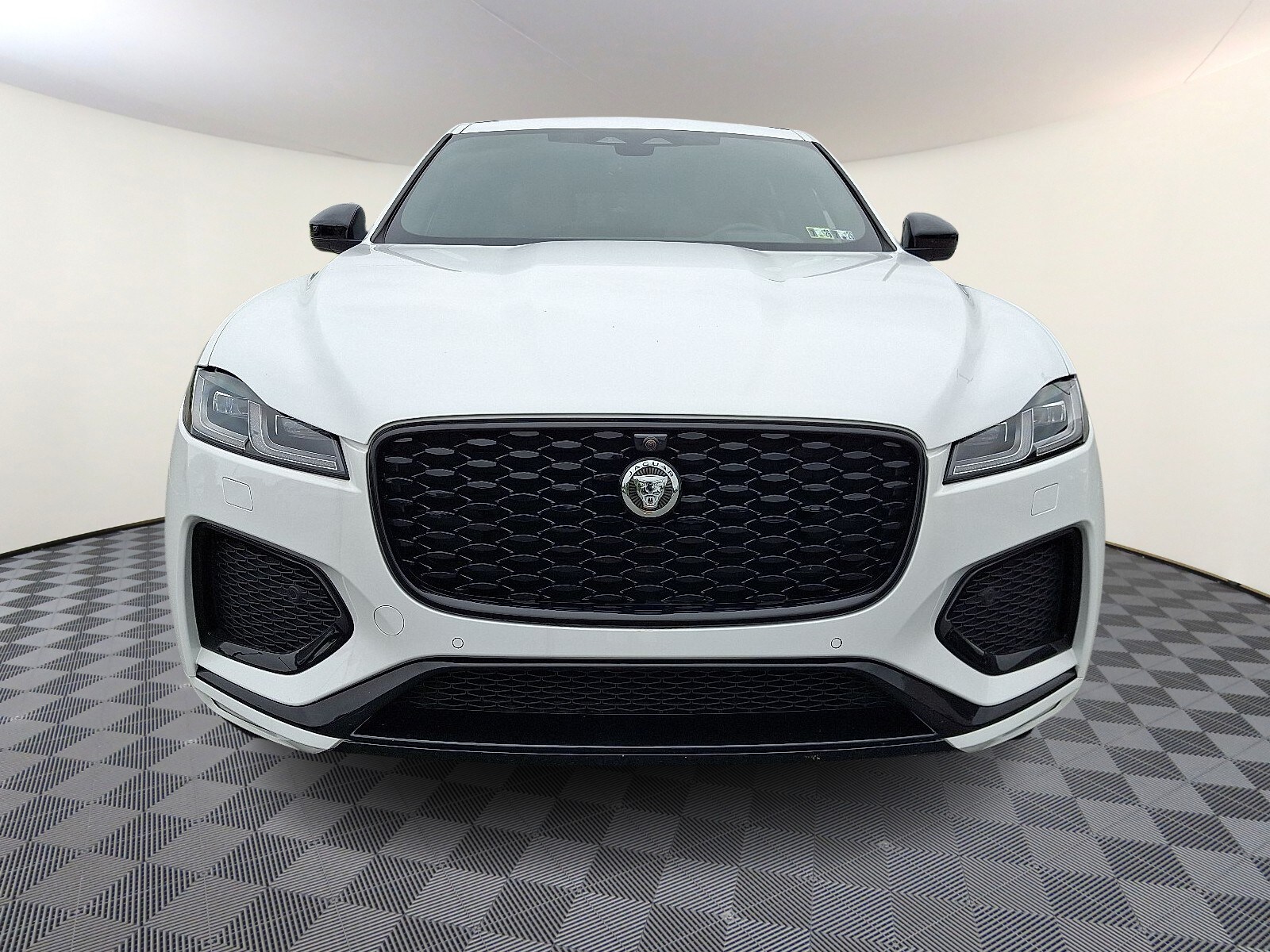 2026 Jaguar F-PACE P250 R-Dynamic S photo 2