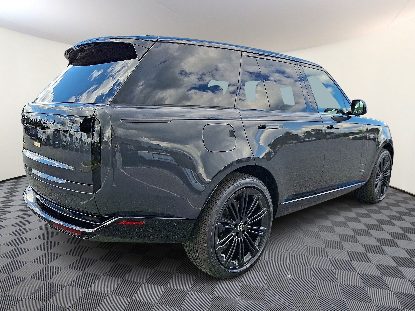 2025 Land Rover Range Rover SE photo 4