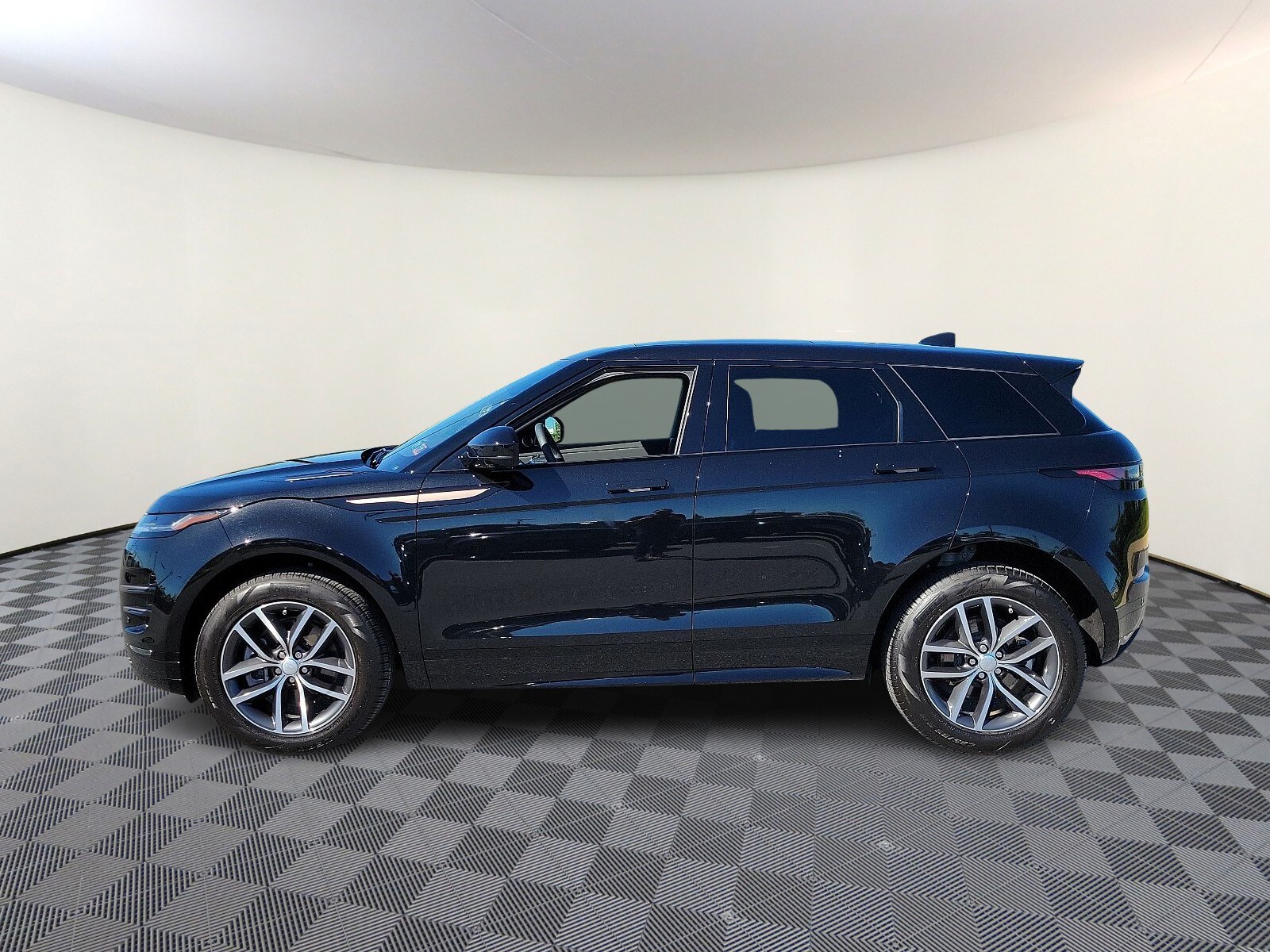 2024 Land Rover Range Rover Evoque Dynamic SE photo 2