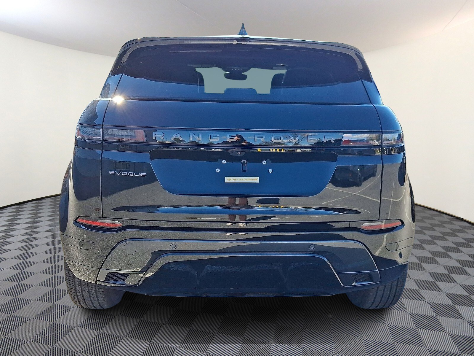 2026 Land Rover Range Rover Evoque Dynamic SE photo 3