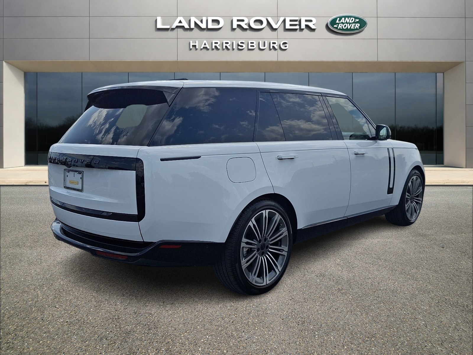 2026 Land Rover Range Rover SE - Photo 4