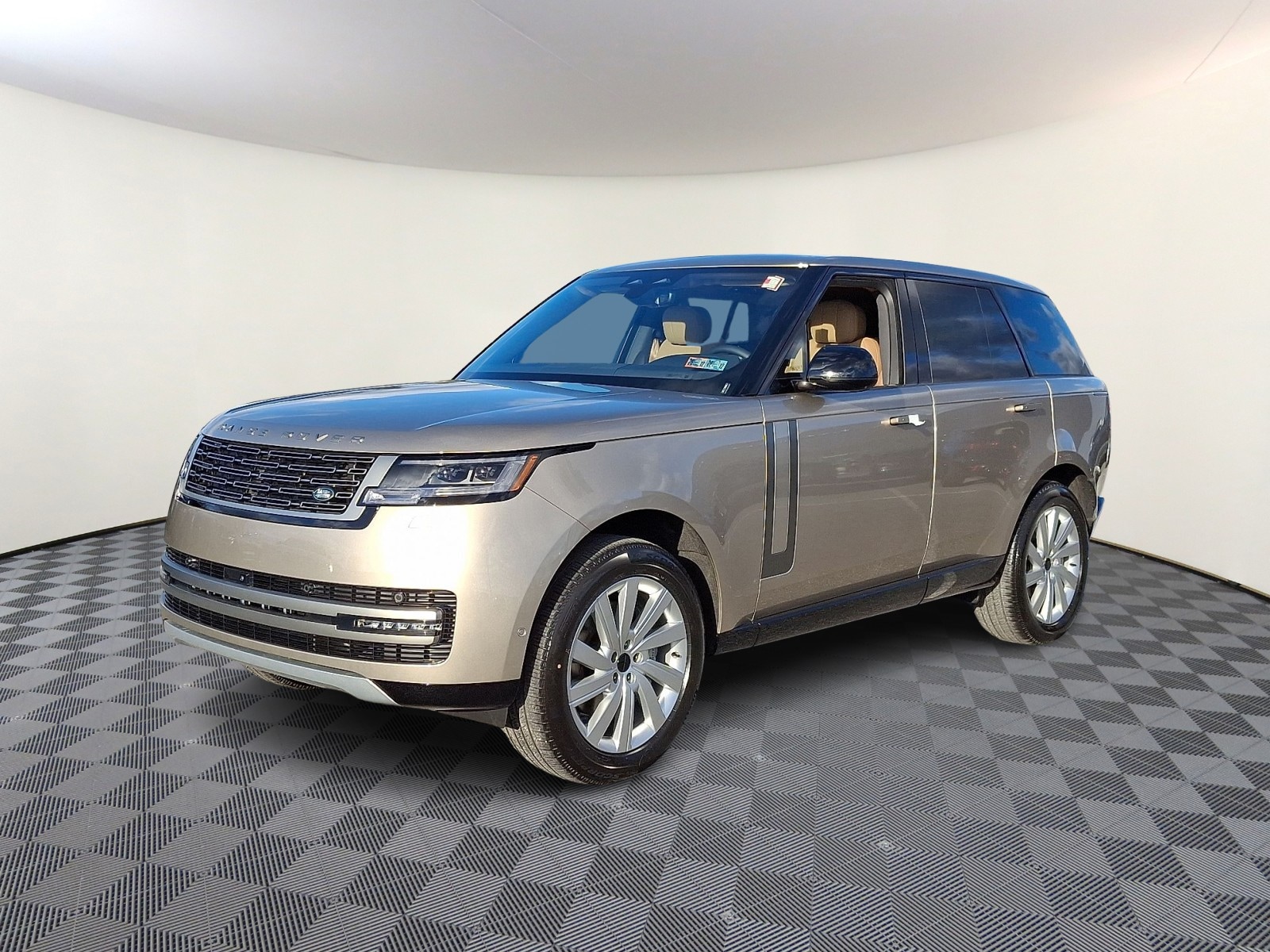 2026 Land Rover Range Rover SE's photo