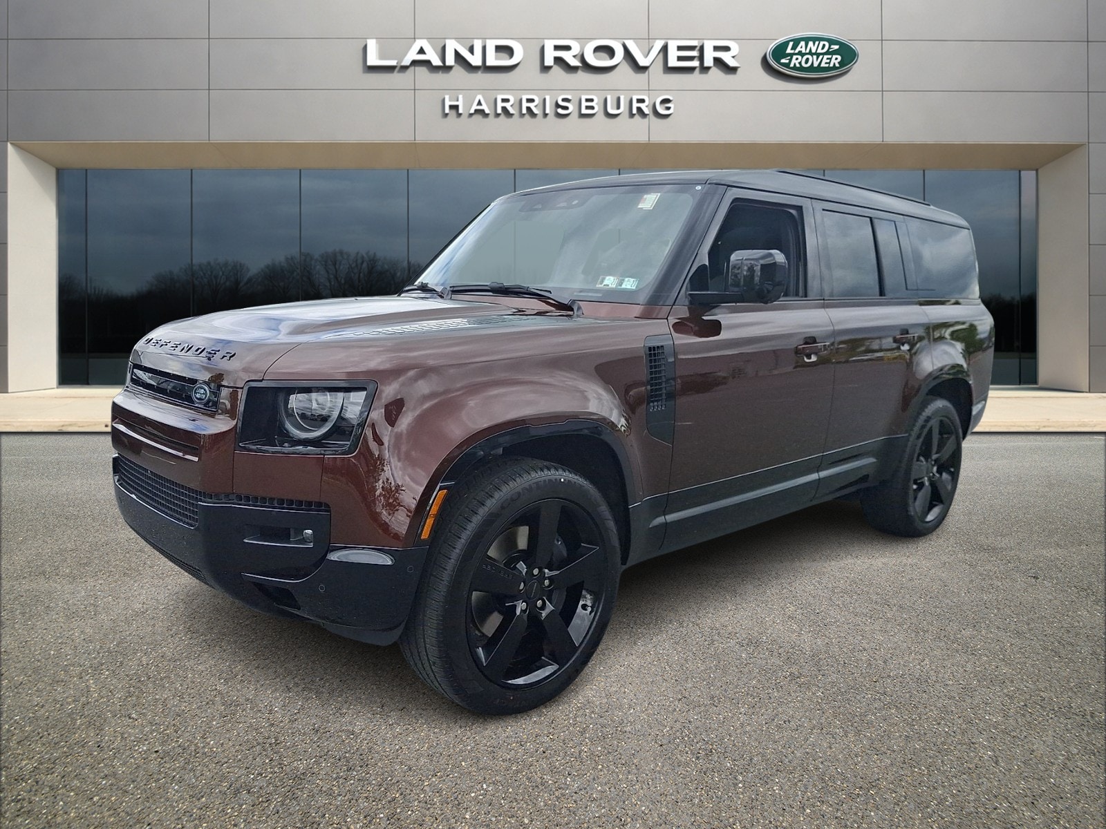 2026 Land Rover Defender 130 X-Dynamic SE P400's photo