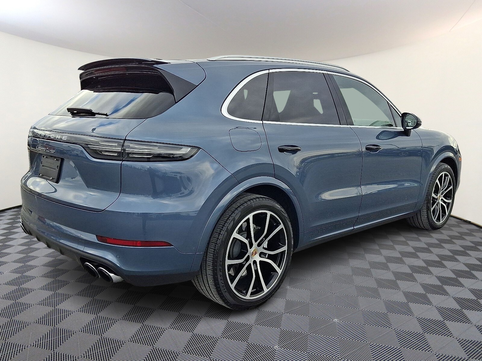 2019 Porsche Cayenne Turbo photo 4
