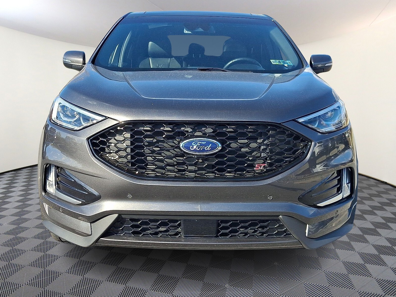 2019 Ford Edge ST photo 2
