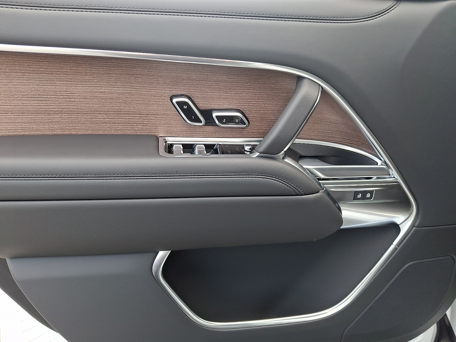 2026 Land Rover Range Rover SE - Photo 10