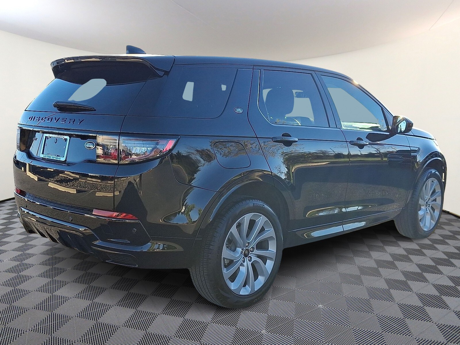 2022 Land Rover Discovery Sport SE R-Dynamic photo 4