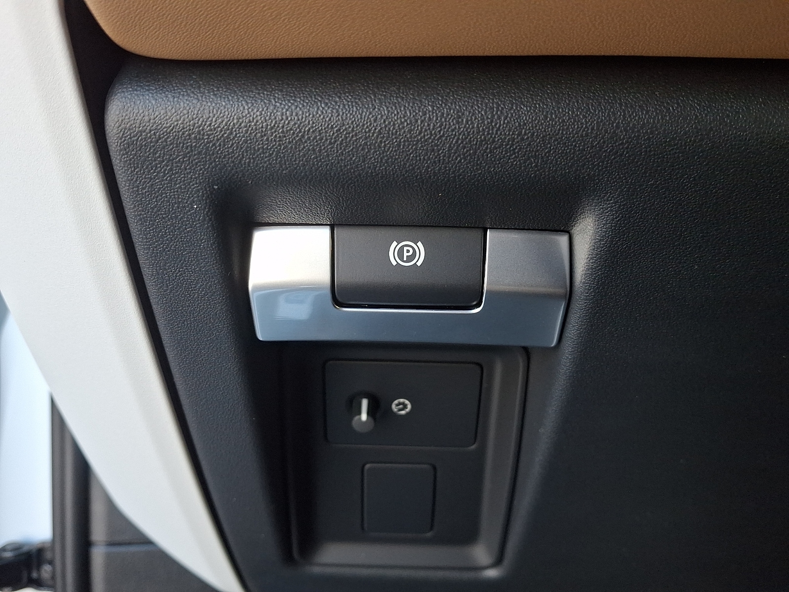2026 Land Rover Defender X-Dynamic SE - Photo 19