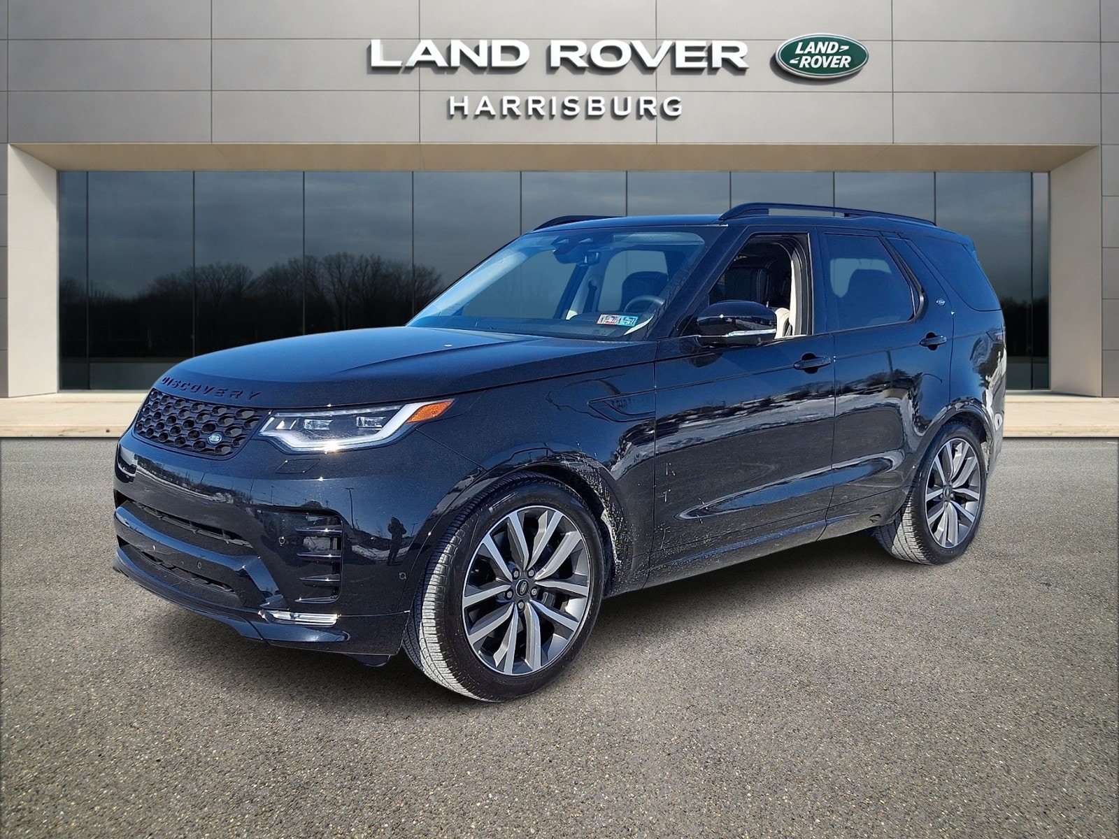 2025 Land Rover Discovery P360 Dynamic SE's photo
