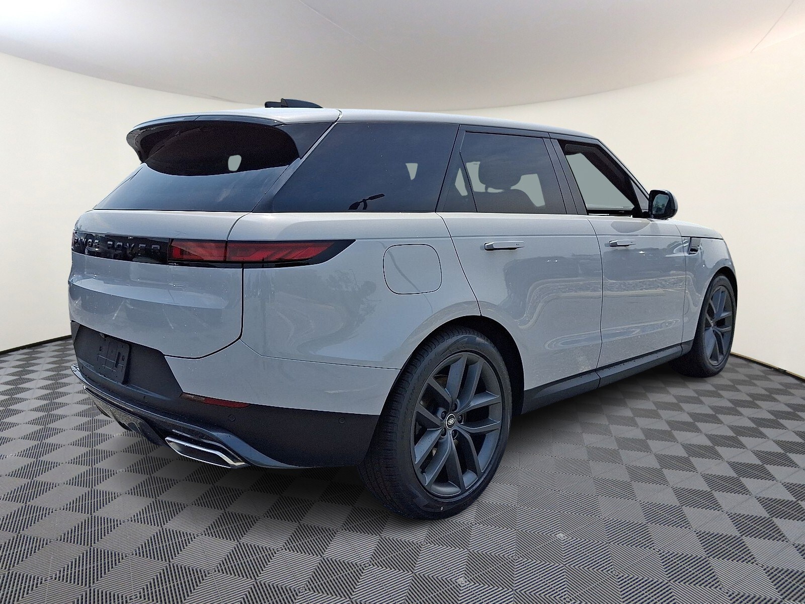 2025 Land Rover Range Rover Sport SE photo 4