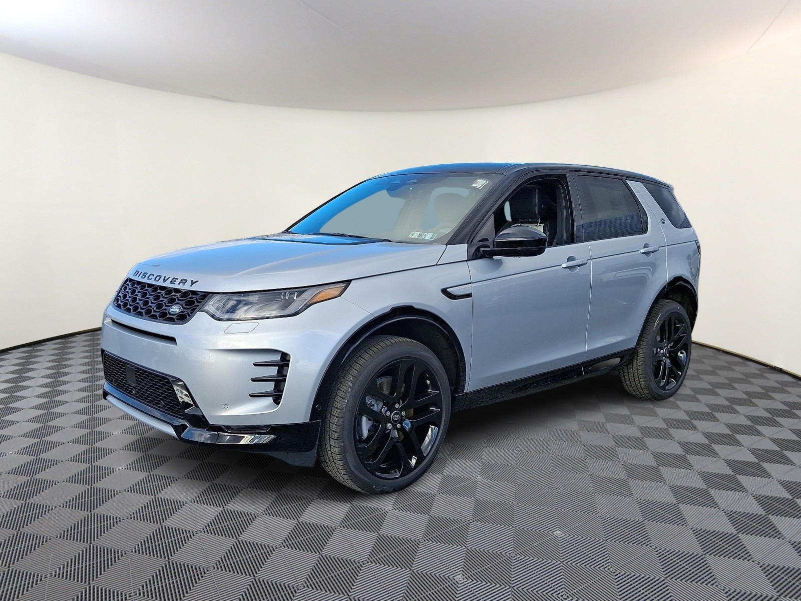 2025 Land Rover Discovery Sport Dynamic SE's photo