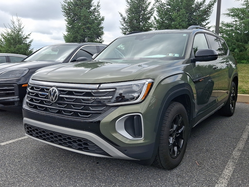Used 2025 Volkswagen Atlas 2.0T Peak Edition SUV