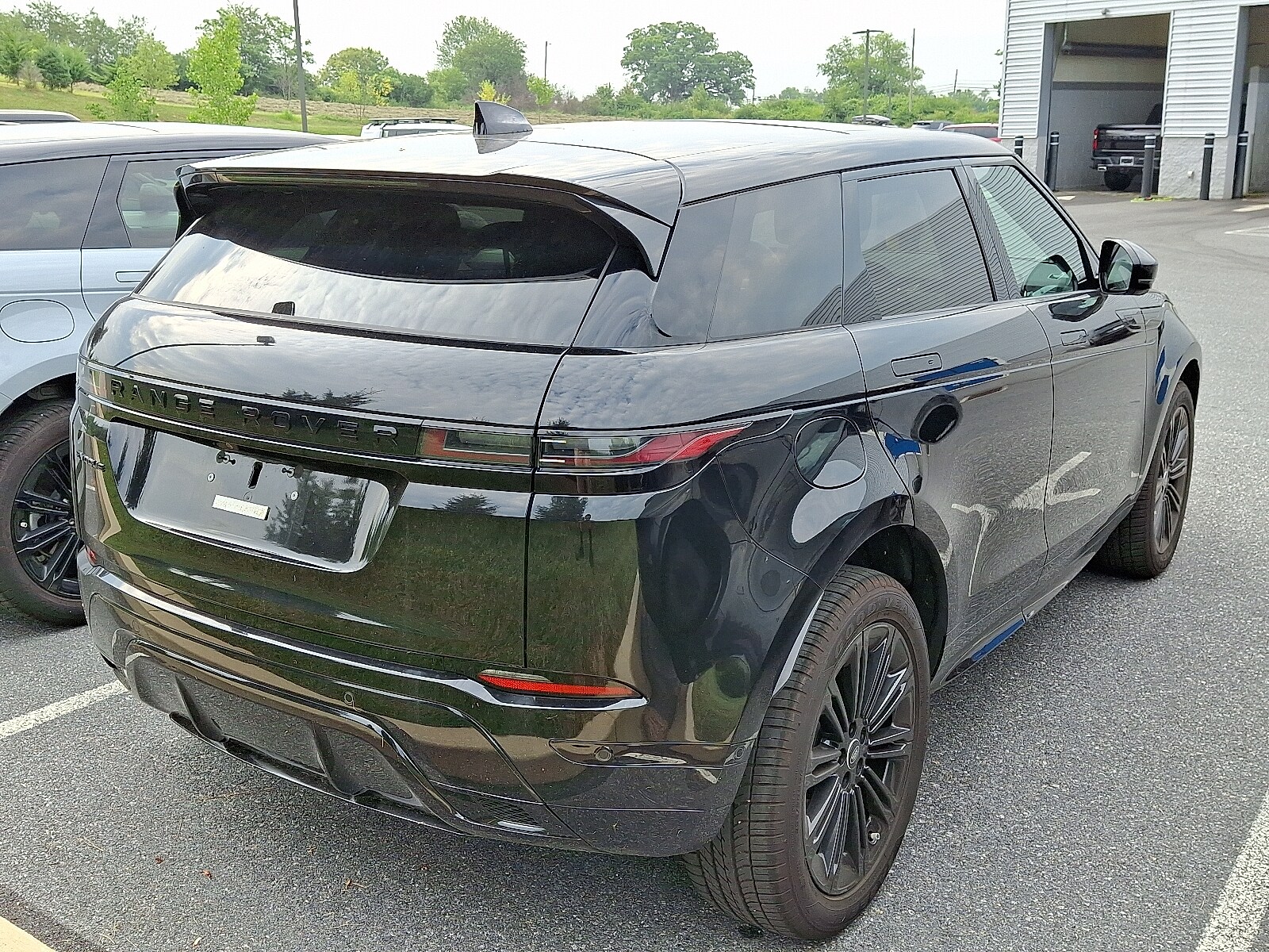 2025 Land Rover Range Rover Evoque Dynamic SE photo 3