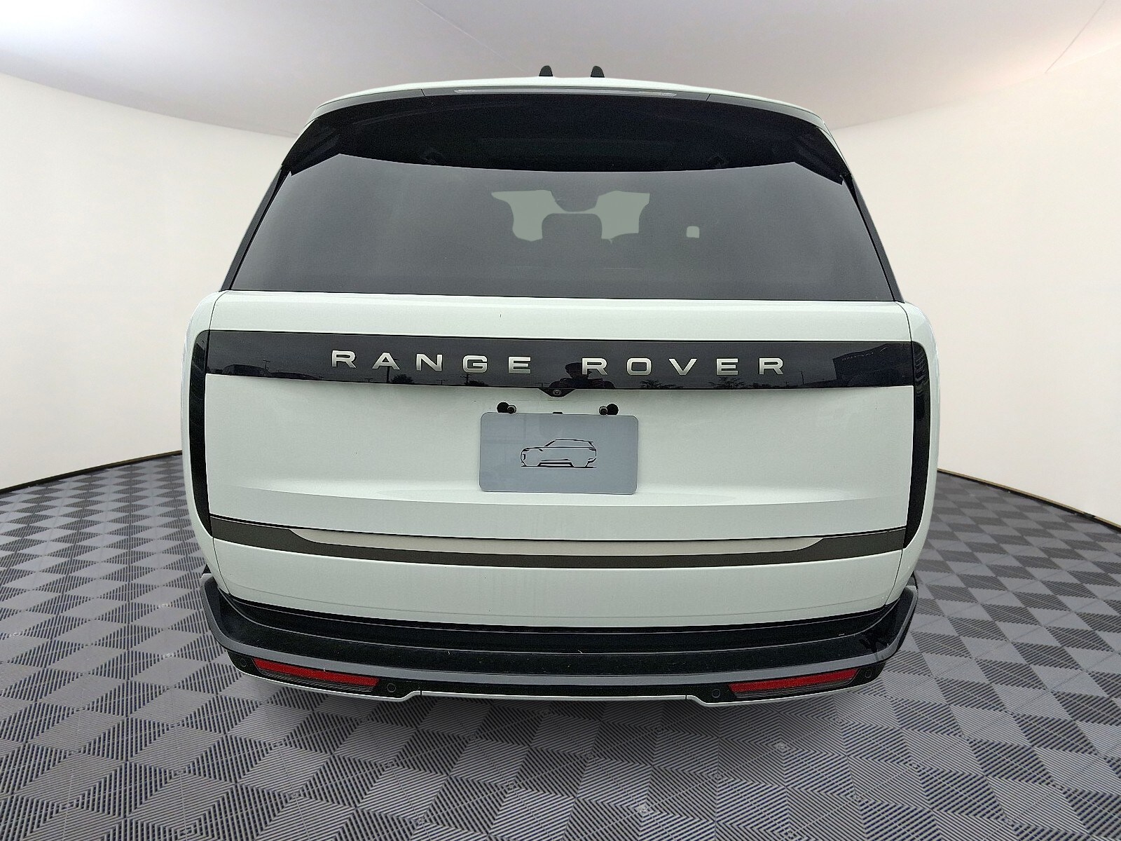 2025 Land Rover Range Rover SE photo 2