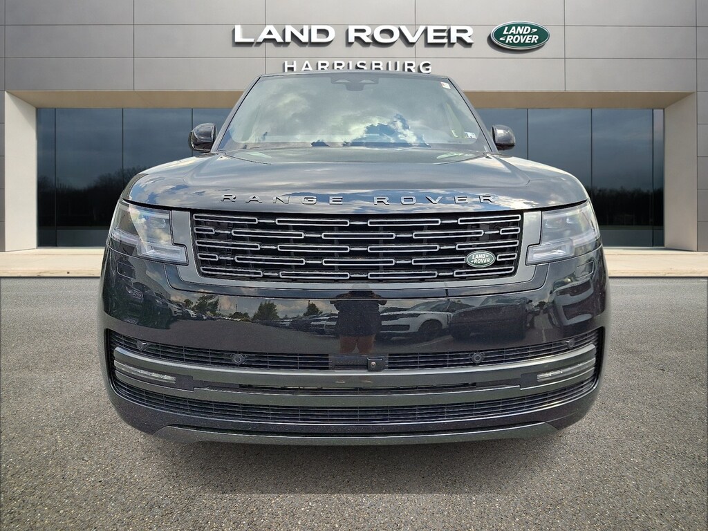 New 2025 Land Rover Range Rover SE SUV